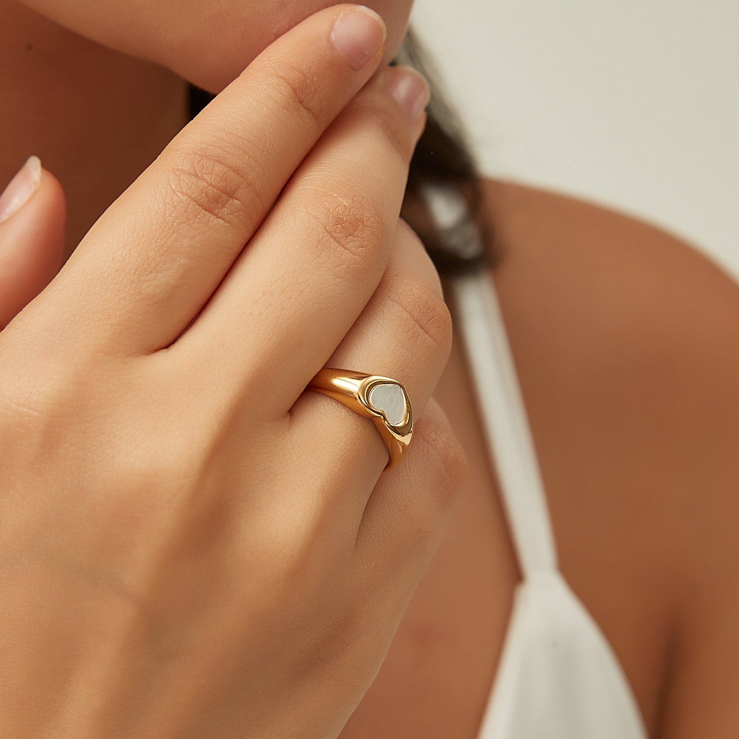 VELA RING | WHITE PEARL