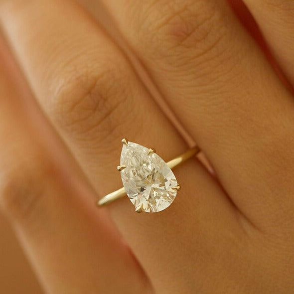 CLASSIC PEAR DIAMOND RING | GOLD