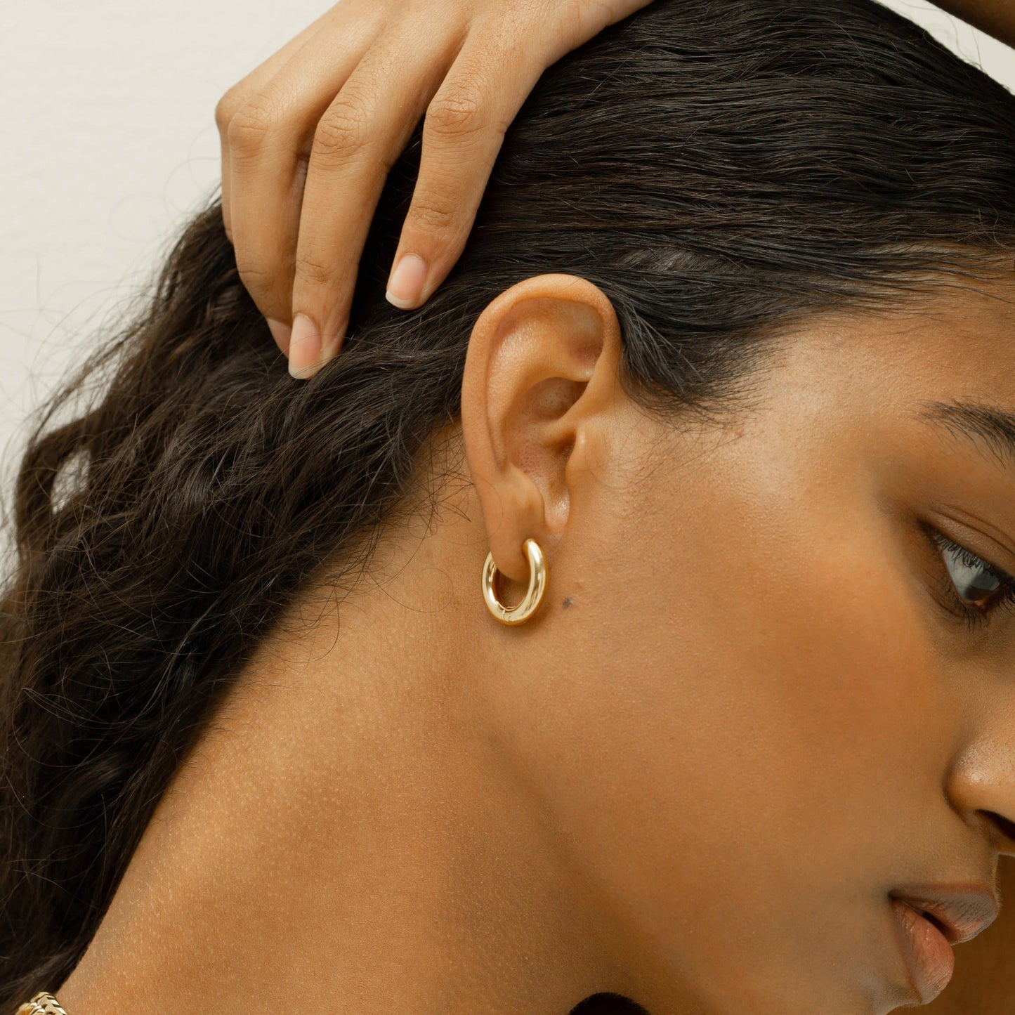 LARISA HOOP EARRINGS