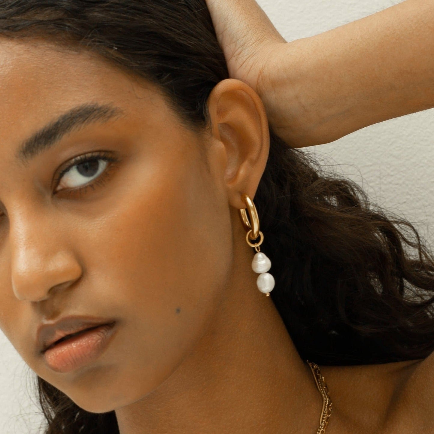 CONSTANCE HOOP EARRINGS