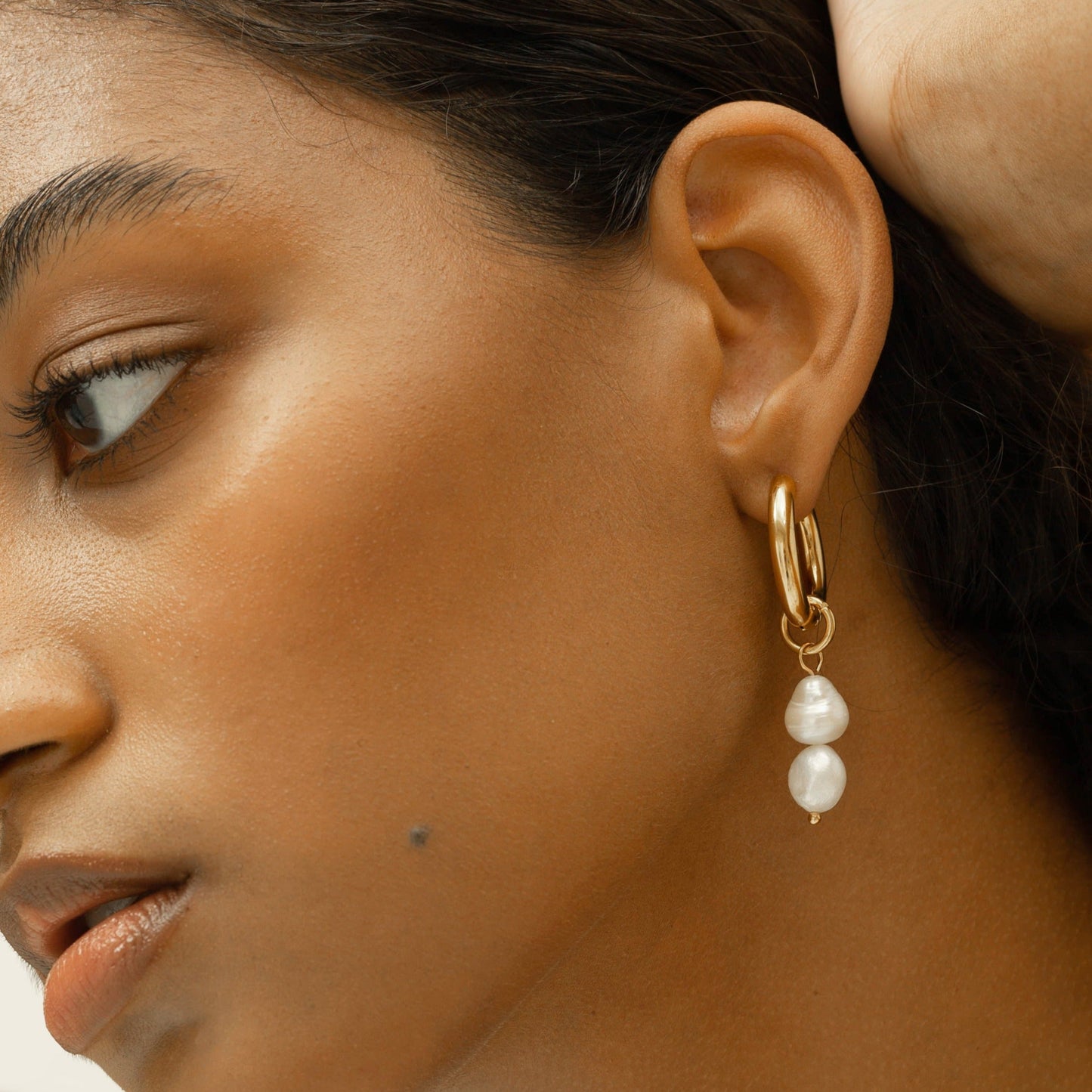 CONSTANCE HOOP EARRINGS