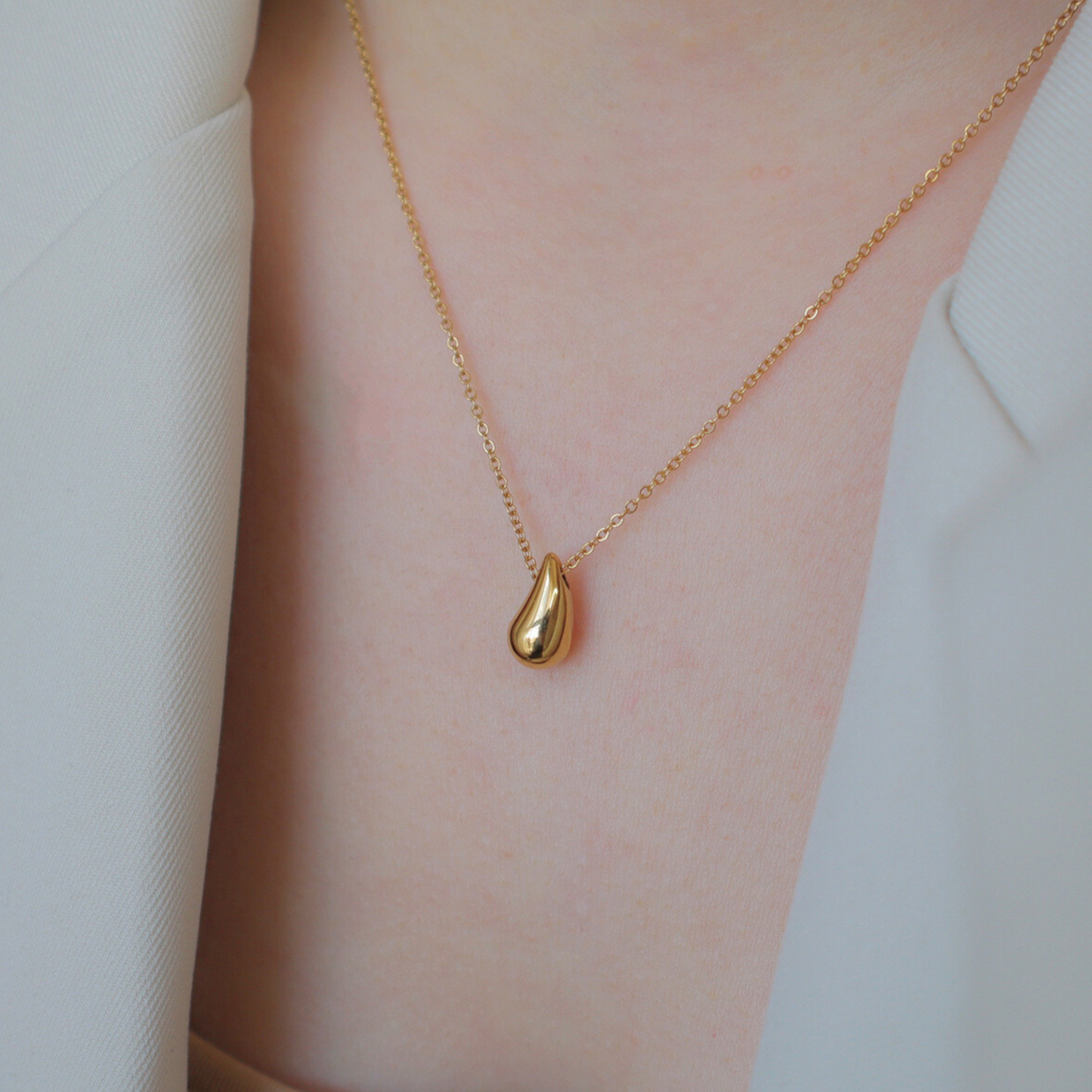 MIRA DROPLET NECKLACE