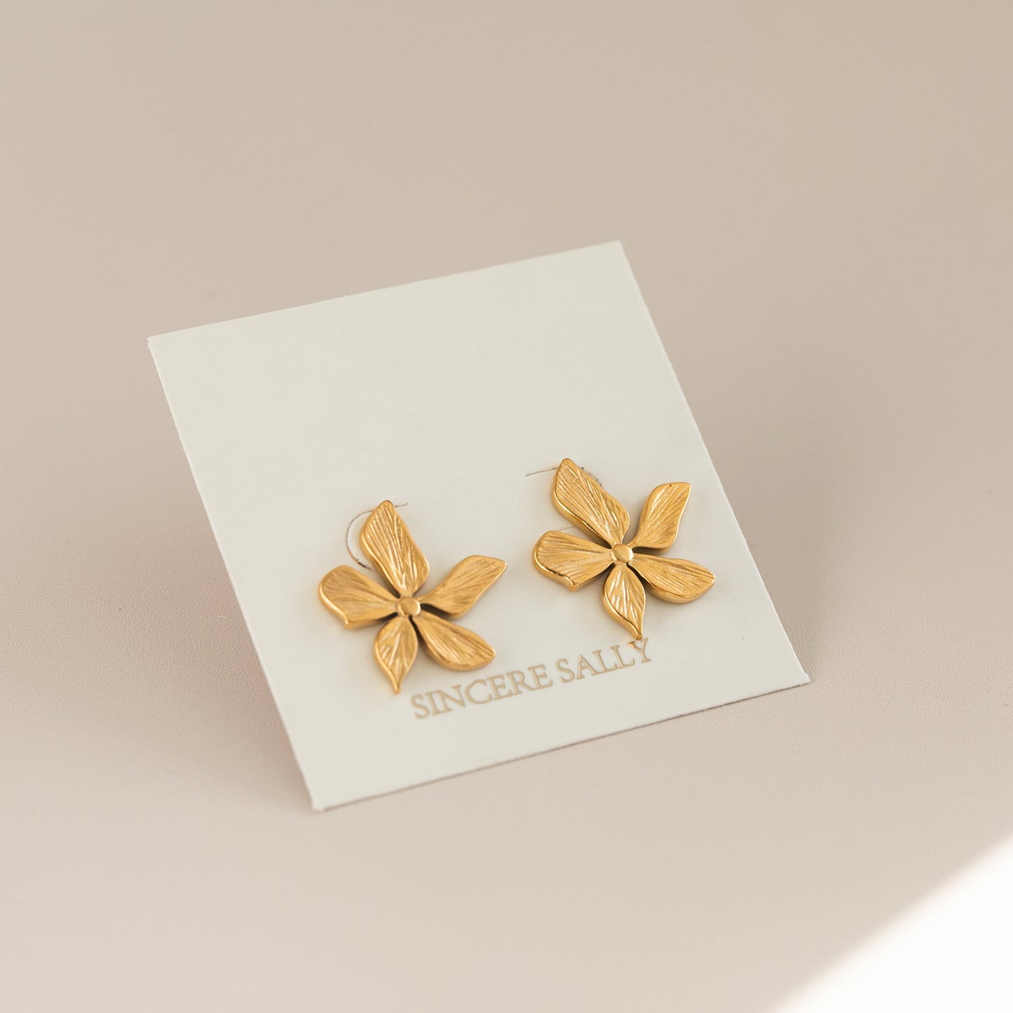 FLEUR STUD EARRINGS